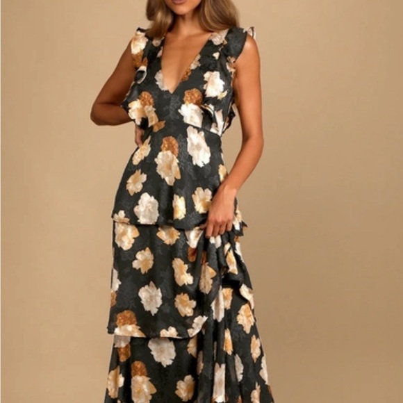 Lulus Dresses & Skirts - Lulus Burnout Floral Tiered Maxi Dress Womenn Size XS NWT